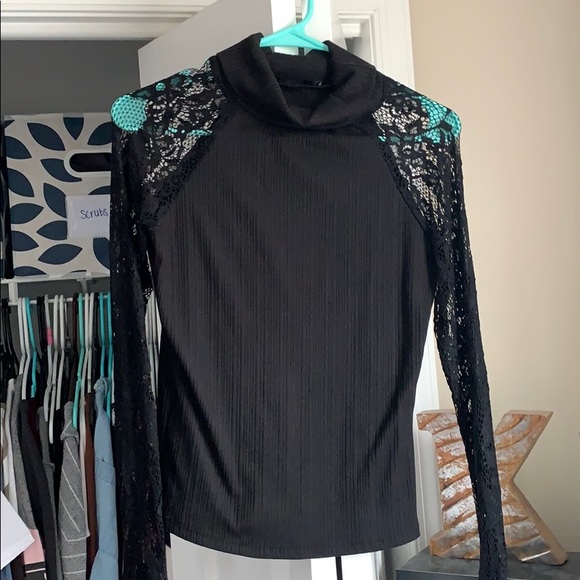 Top - Picture 2 of 2